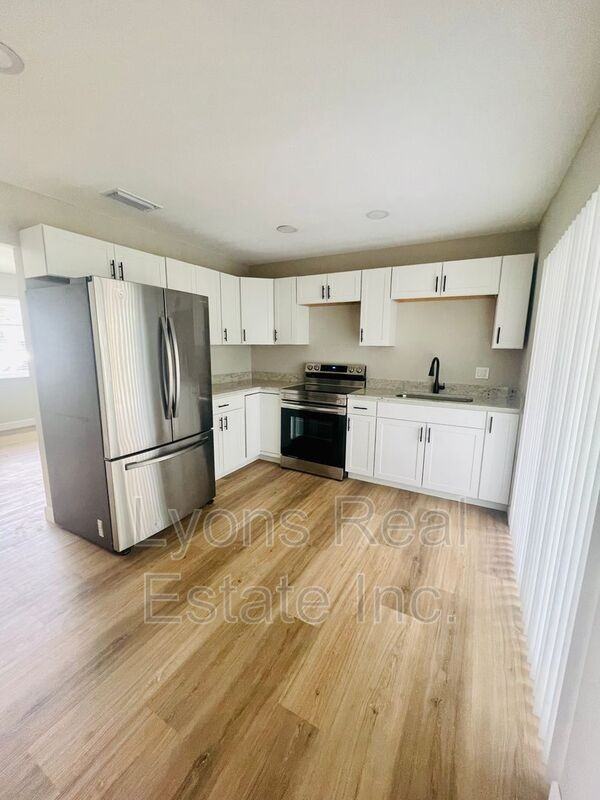 2250 Violet Dr - Photo 3 of 19