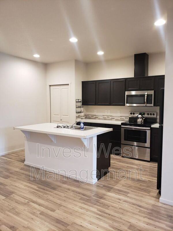 11506 Ne 22nd Cir - Photo 7 of 17