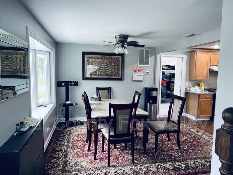 1925 W Schaumburg Rd - Photo 3 of 13