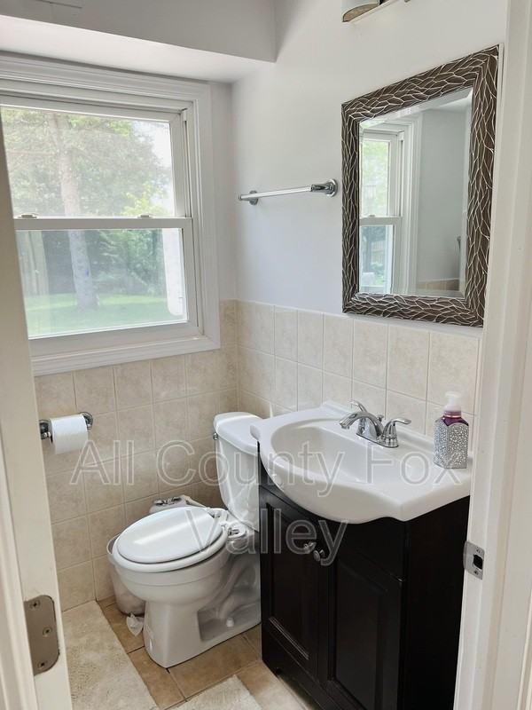 1925 W Schaumburg Rd - Photo 5 of 13