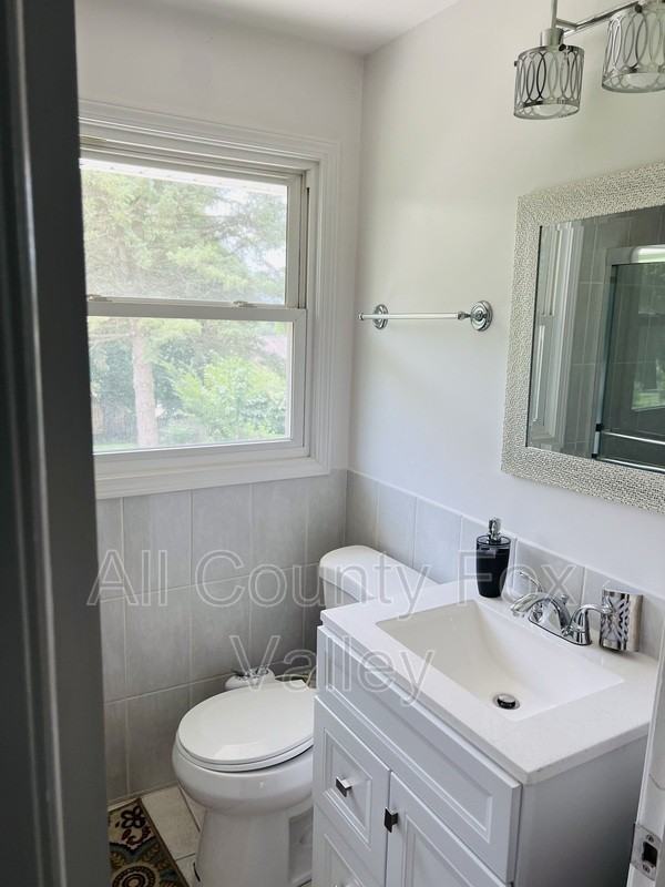 1925 W Schaumburg Rd - Photo 7 of 13