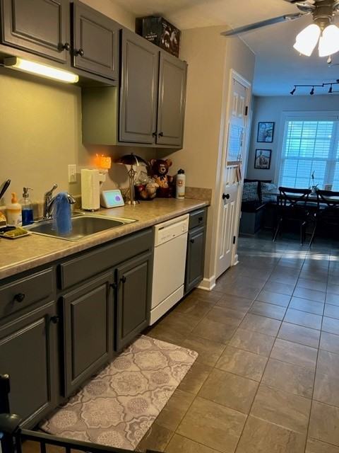 1223 Laurel Ave #1223 - Photo 3 of 6