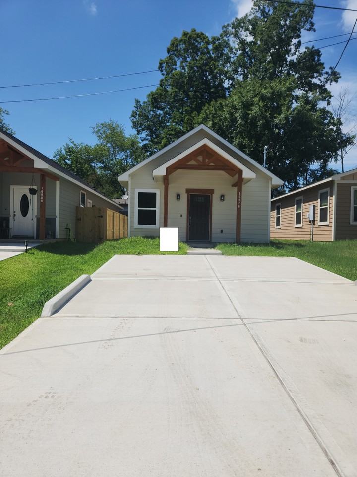 16931 W Juneau - Photo 3 of 3