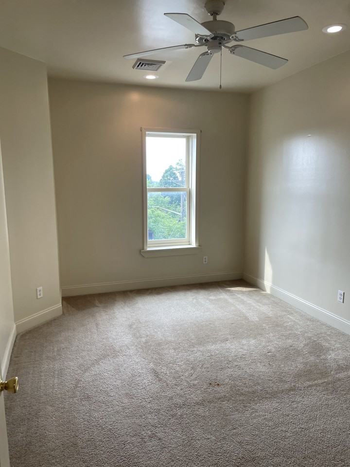 301-305 State St - Photo 2 of 10