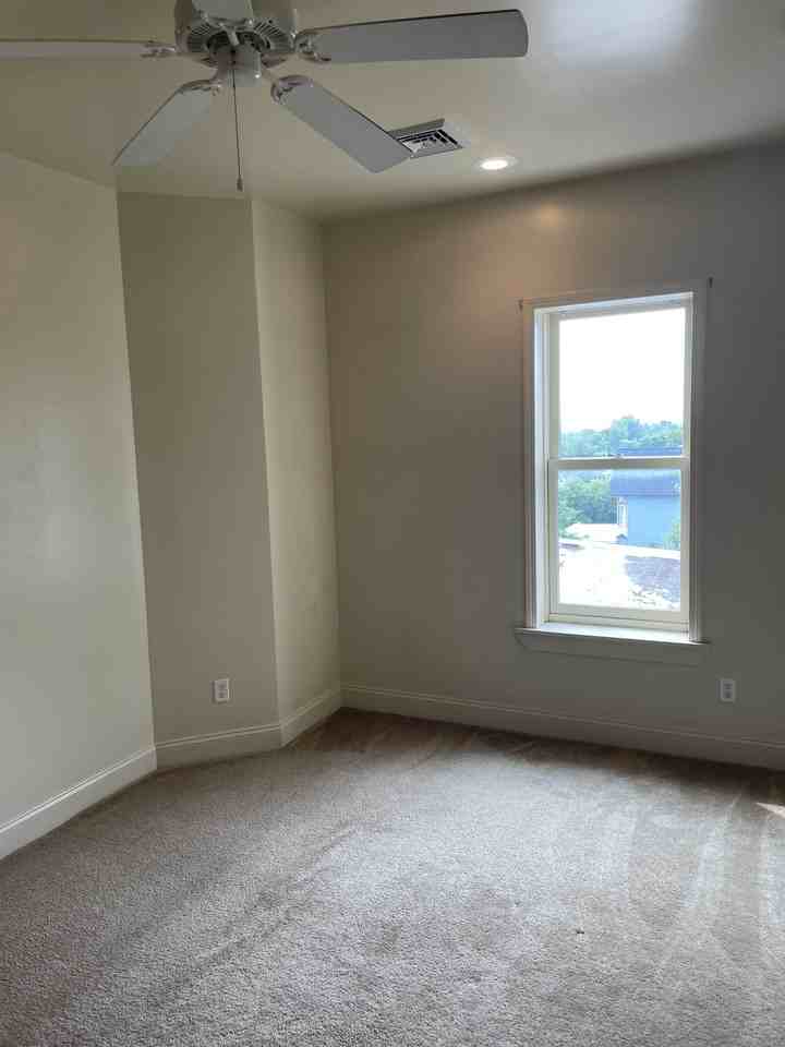 301-305 State St - Photo 3 of 10