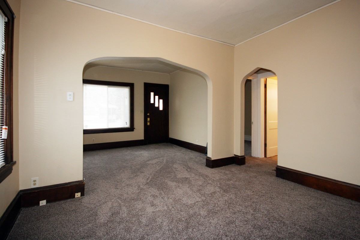 3934 Emerson Ave N - Photo 2 of 8