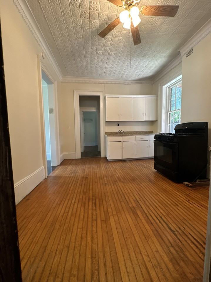 188 W 2Nd St - Photo 3 of 10