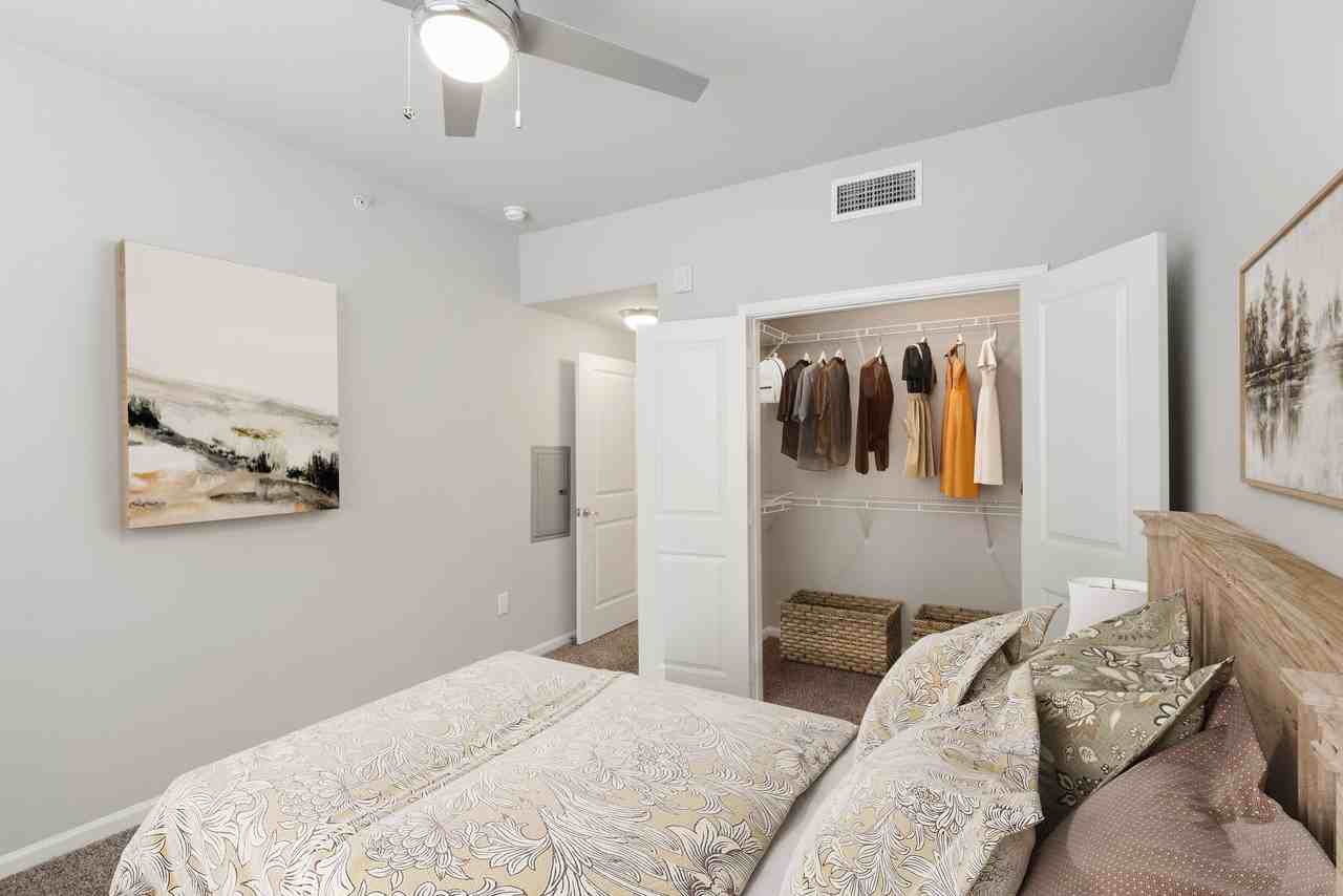 Edgewater - Photo 5 of 45