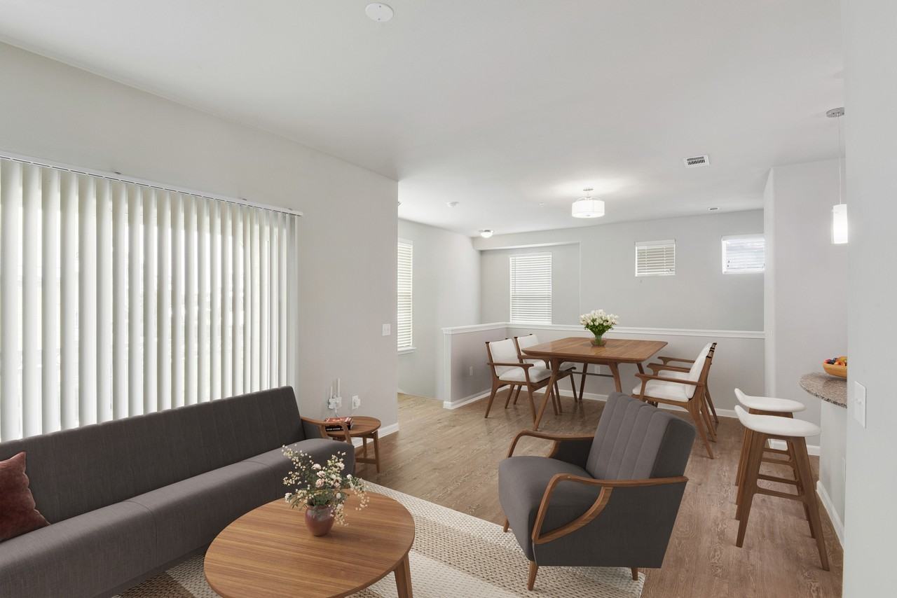 Edgewater - Photo 6 of 45