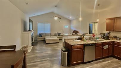 132 Hawks Point Rd - Photo 2 of 20