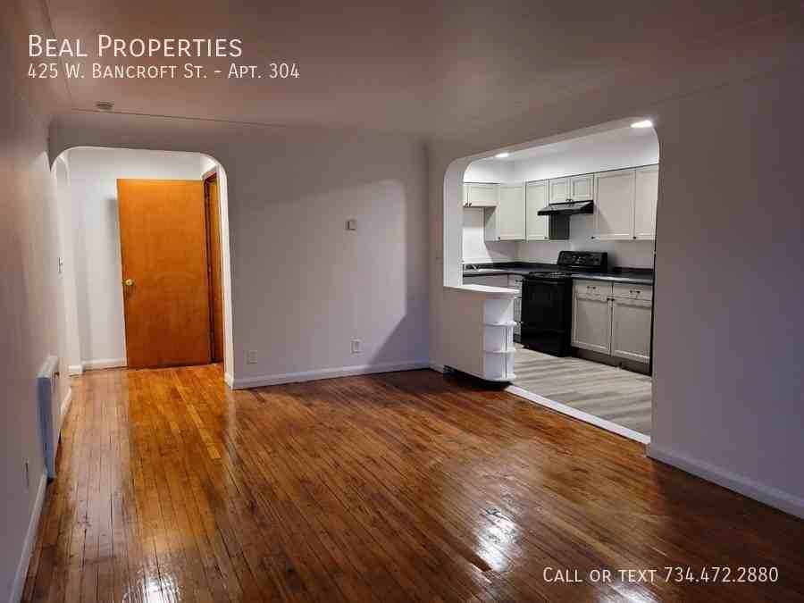 425 W Bancroft St #304 - Photo 4 of 9