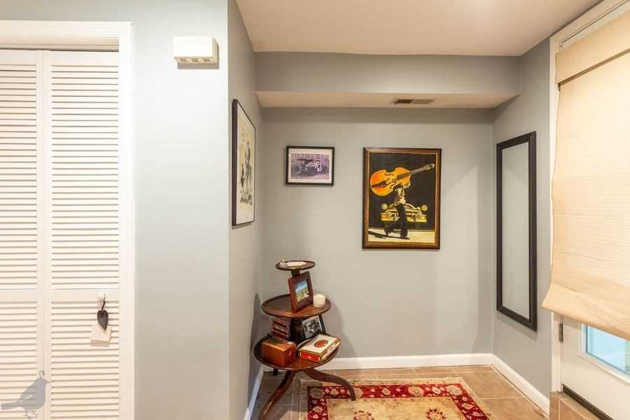 236 Rhode Island Ave Nw #B - Photo 5 of 20