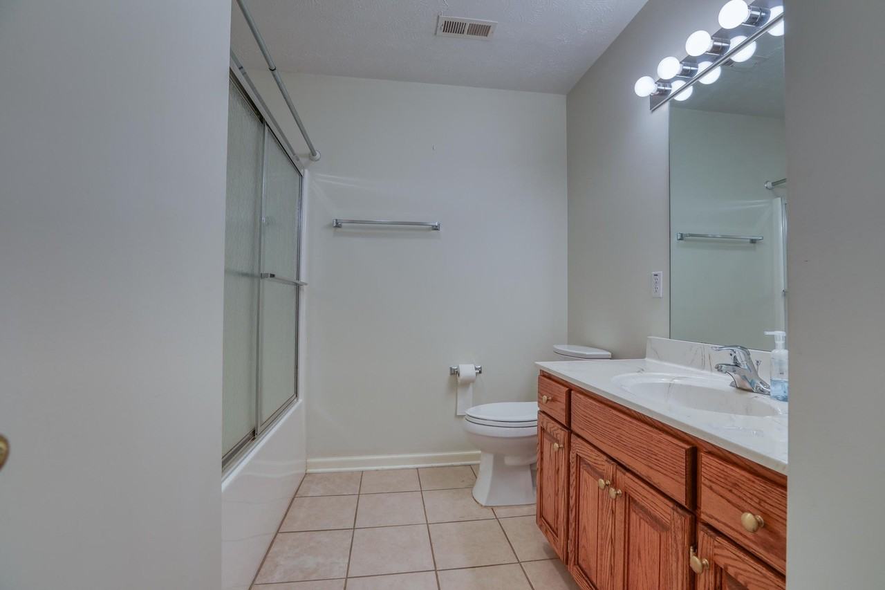 273 Crockett Dr #NA - Photo 2 of 9