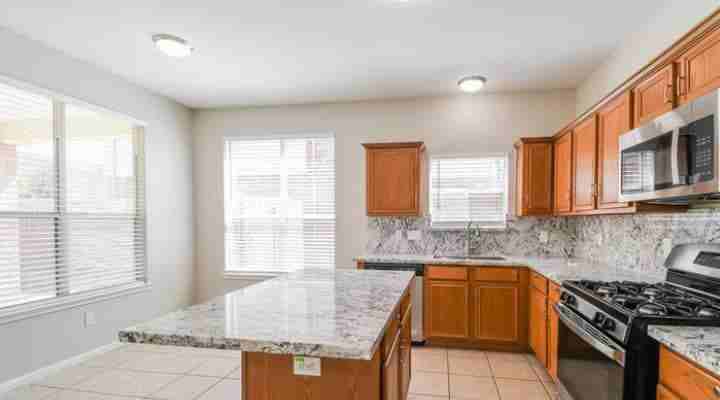 1060 Cabot Cv #NA - Photo 2 of 8