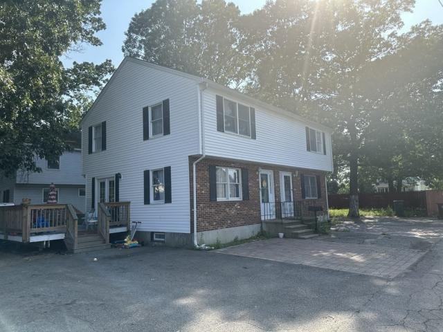 106 Waldo St - Photo 2 of 4