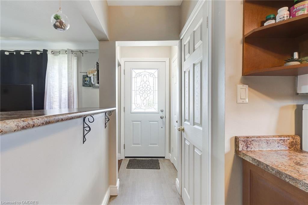 775 Upper Ottawa Street Main Floor - Photo 3 of 18