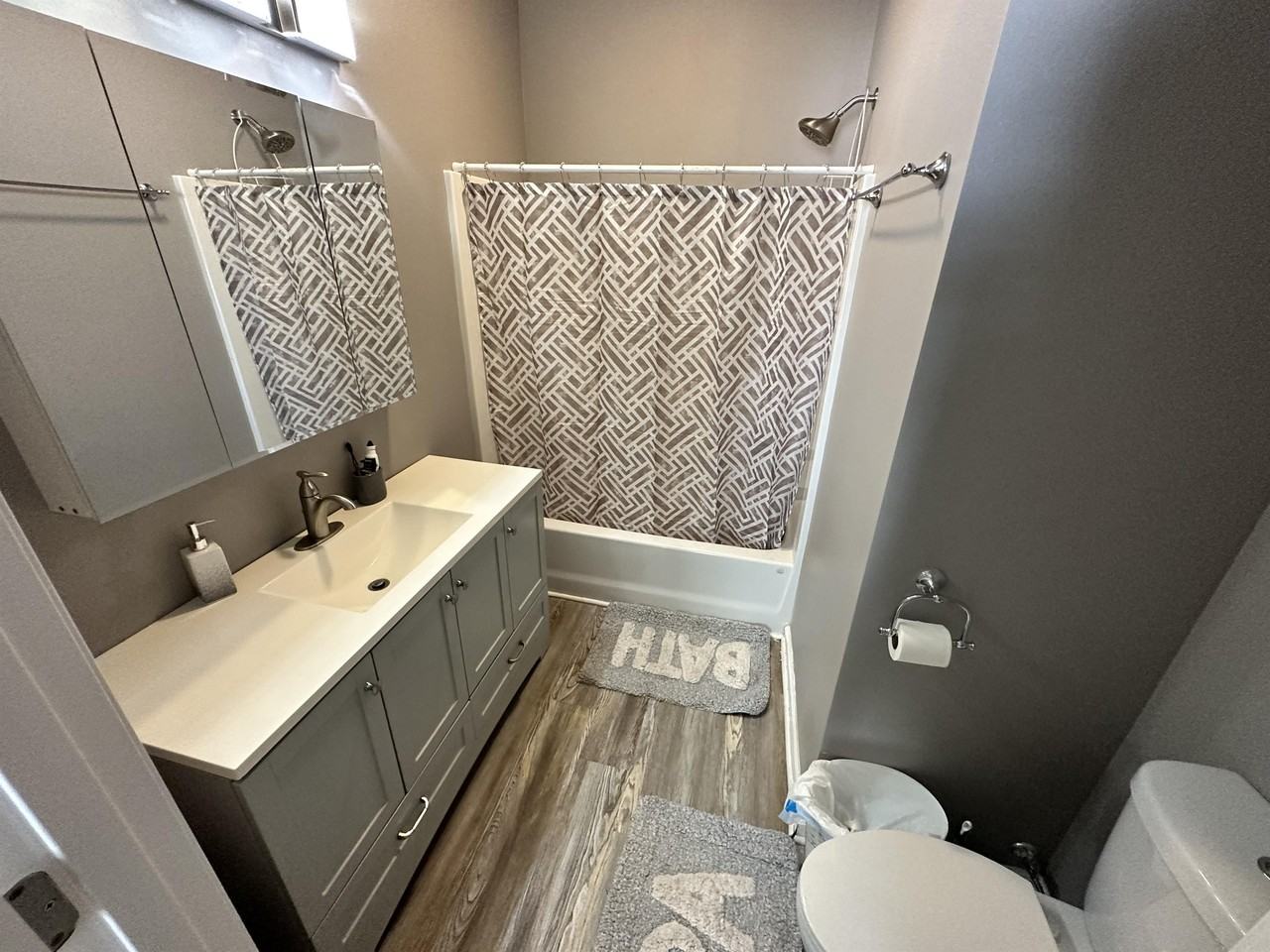 1315 Jerome Ave #1 - Photo 3 of 8