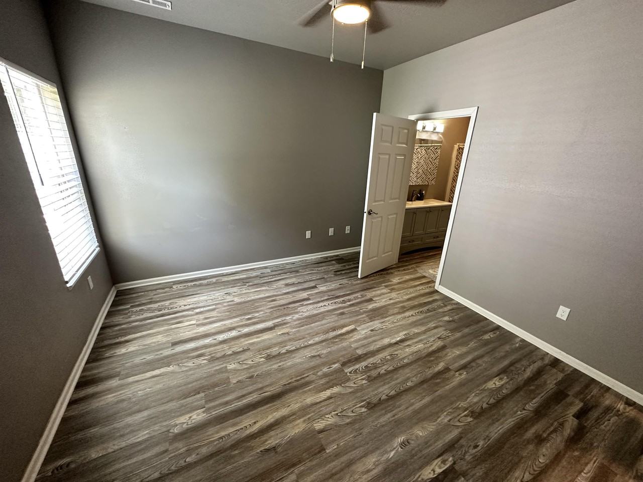 1315 Jerome Ave #1 - Photo 4 of 8