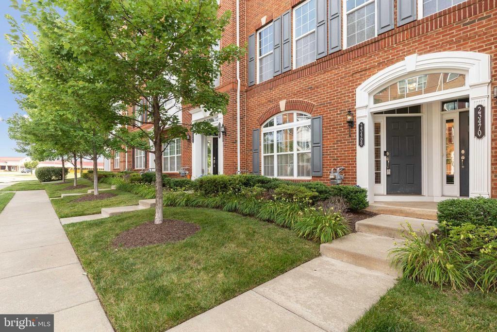 23468 Belvoir Woods Ter - Photo 2 of 24