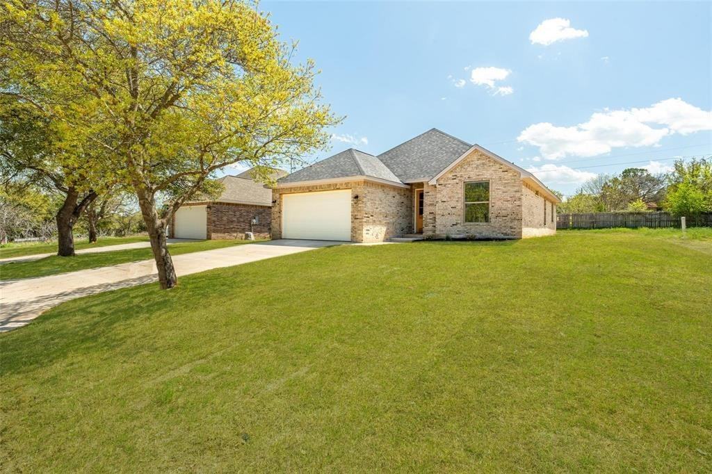 1110 Abbie Ln - Photo 2 of 32