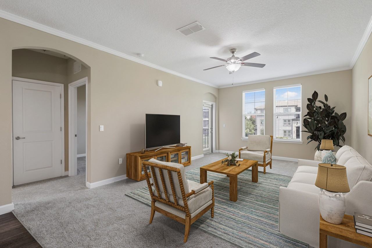 Lantower Grande Pines - Photo 2 of 41