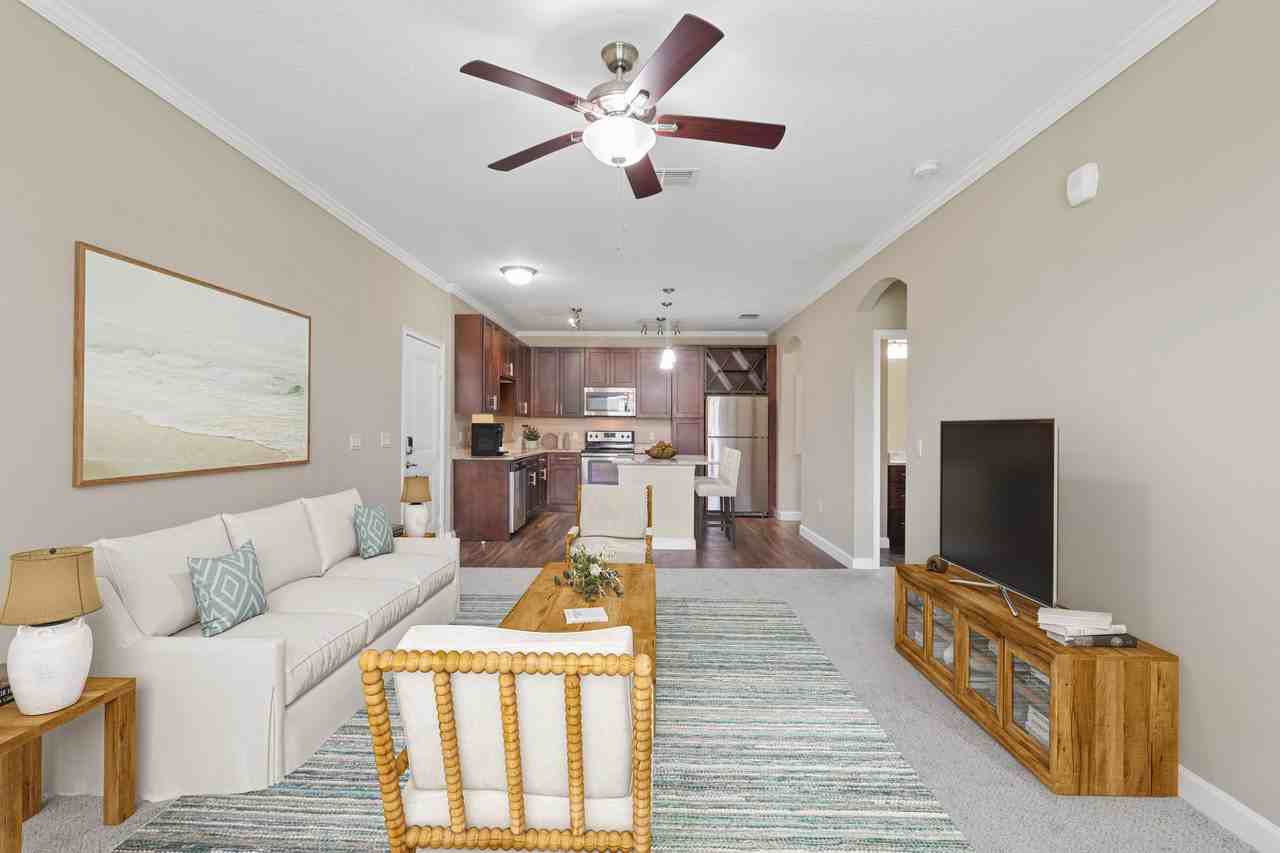 Lantower Grande Pines - Photo 5 of 41