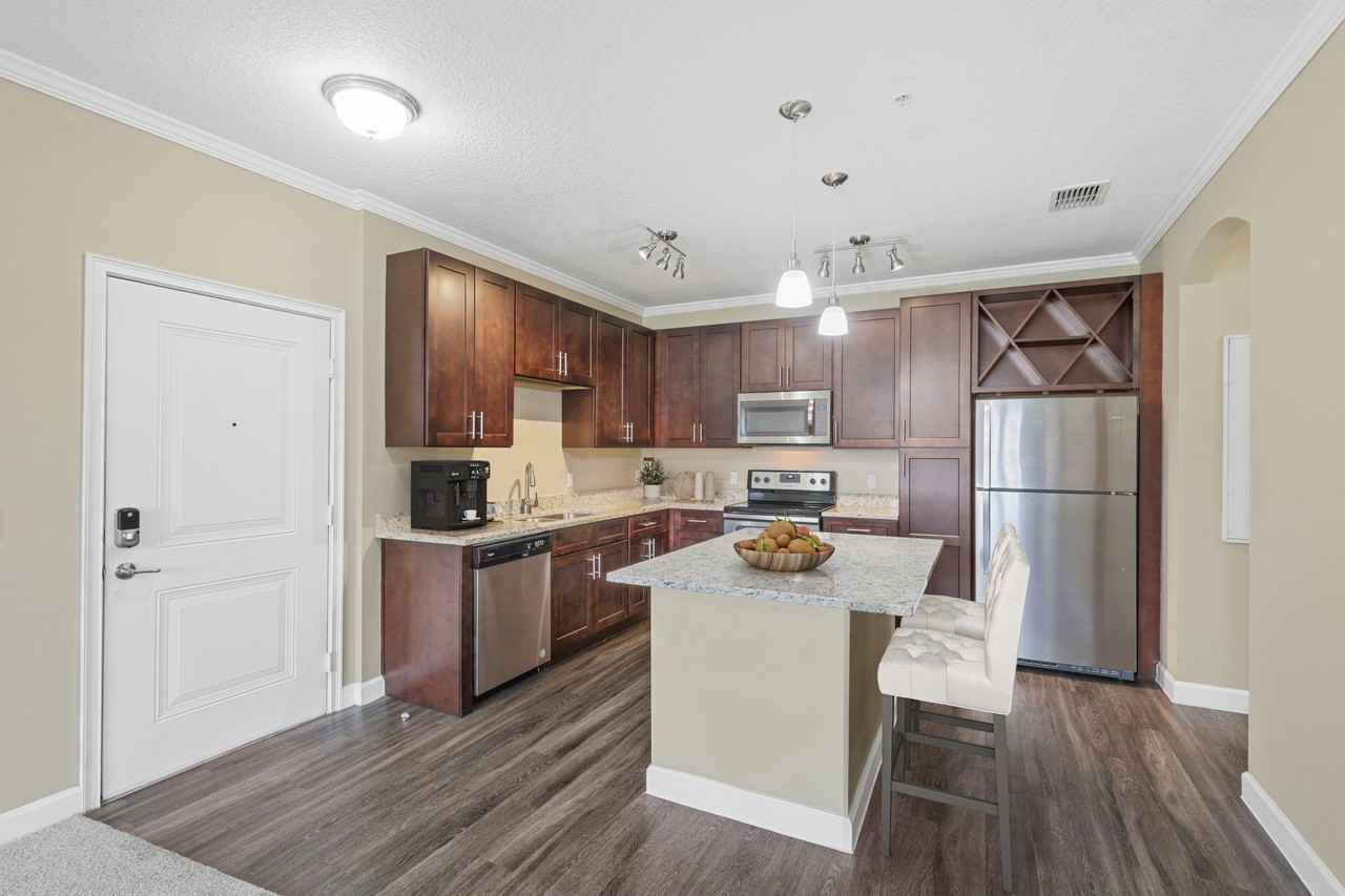 Lantower Grande Pines - Photo 6 of 41