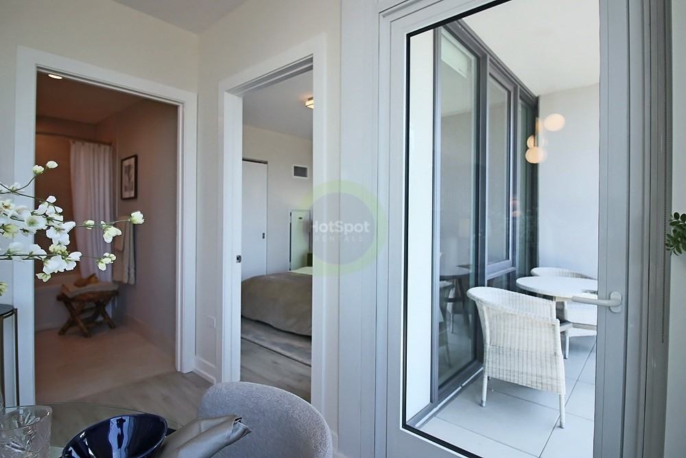 1140 N Wells St #2-2DEN - Photo 3 of 38