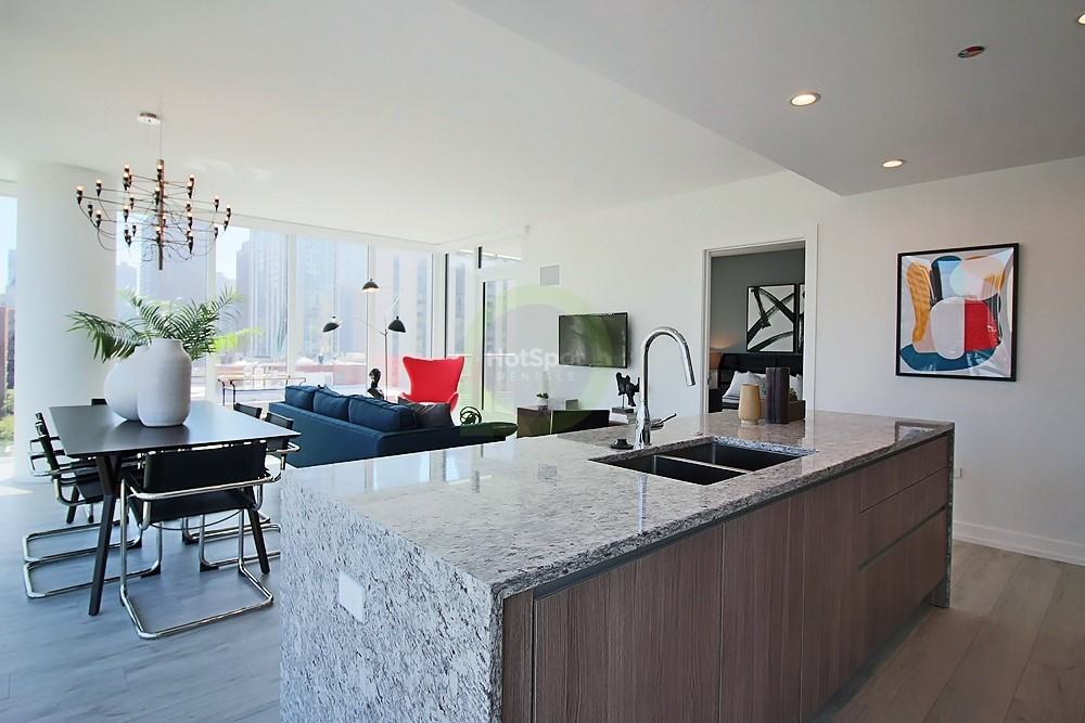 1140 N Wells St #2-2DEN - Photo 3 of 38