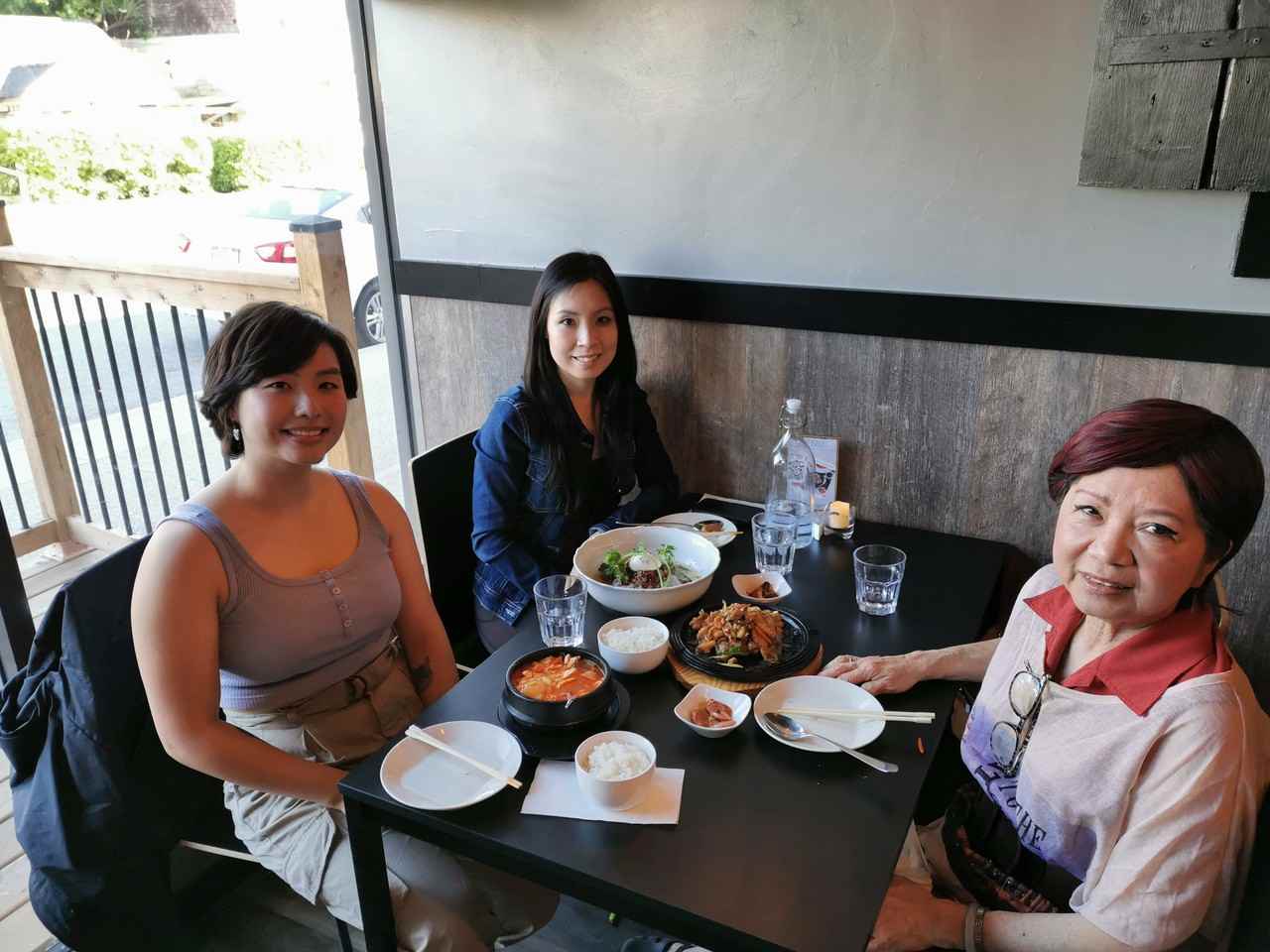 10 Earlsdale Crescent - Photo 2 of 2