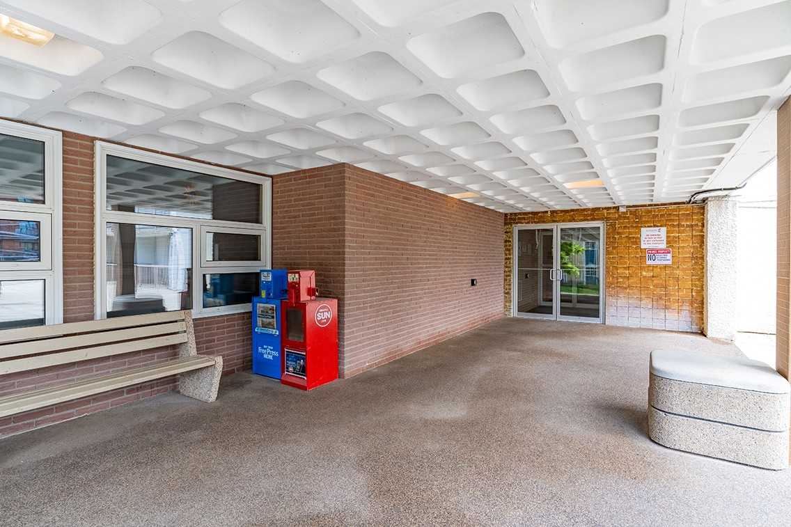 Chateau Guay - Photo 2 of 31