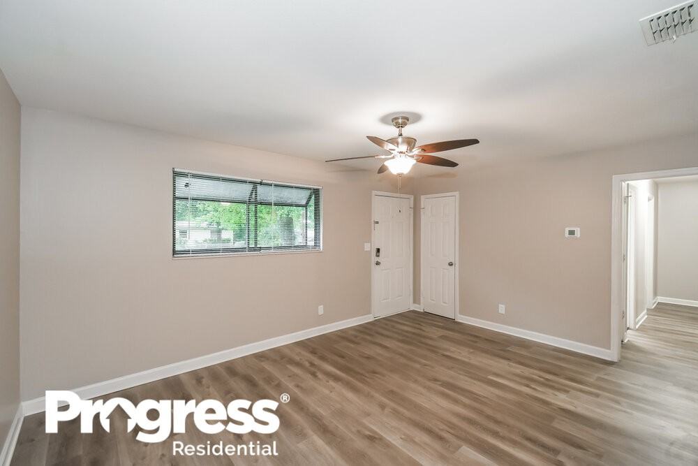 6944 Goldilocks Ln - Photo 3 of 16