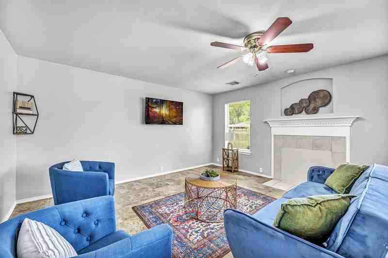 810 Smoothing Iron Dr - Photo 2 of 8