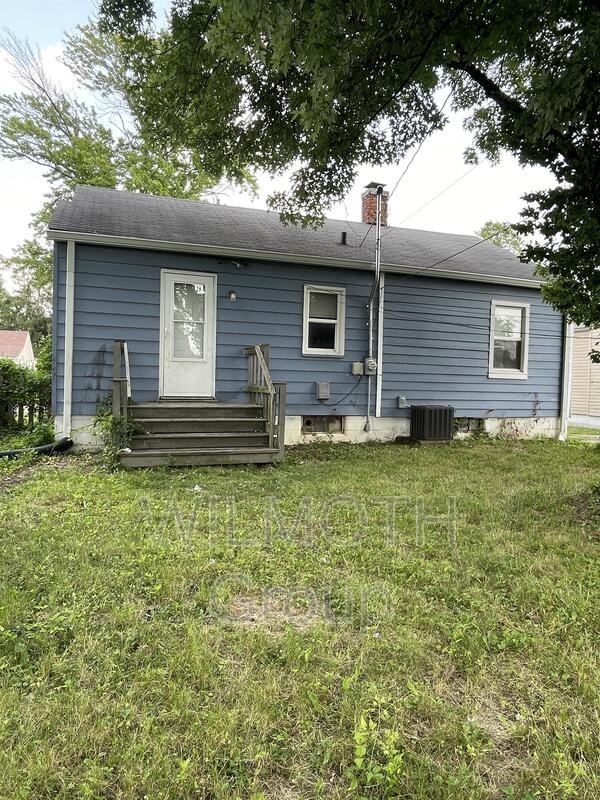 3528 N Chester Ave - Photo 2 of 10