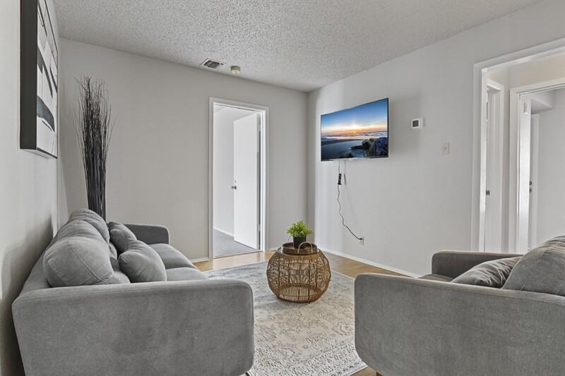 1012 Hayloft Ln - Photo 3 of 15