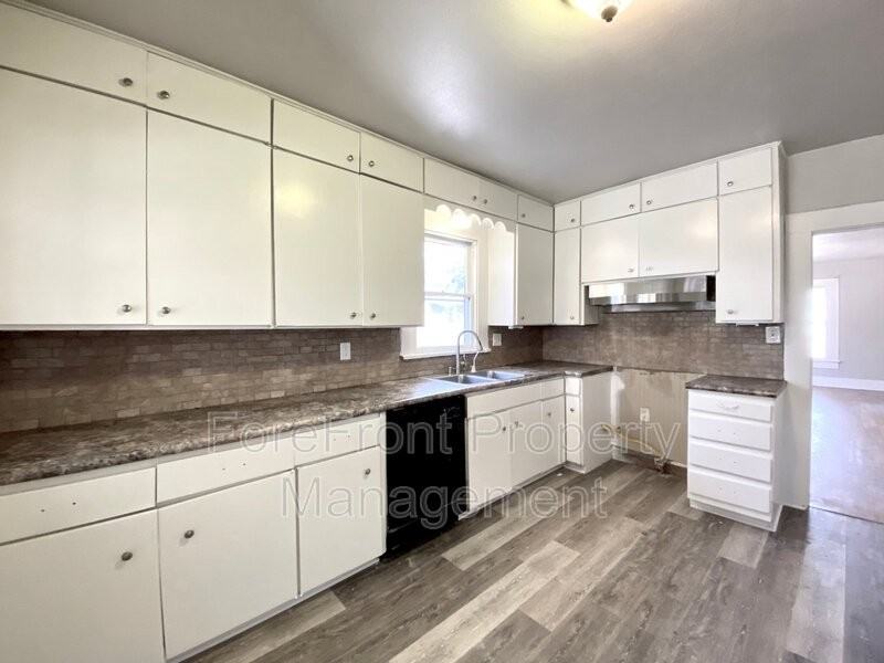 408 Terrell Ave, San Antonio, TX 78214 2 Bedroom Apartment for 1,050