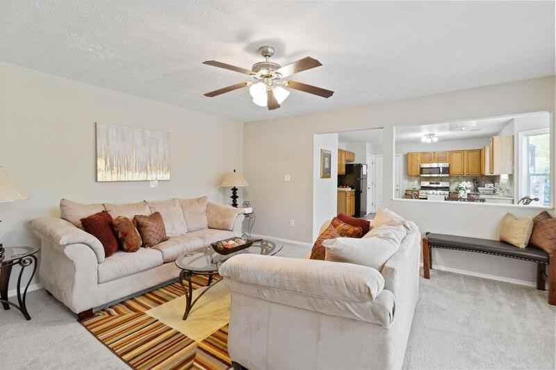 1013 Shady Creek Dr - Photo 3 of 11