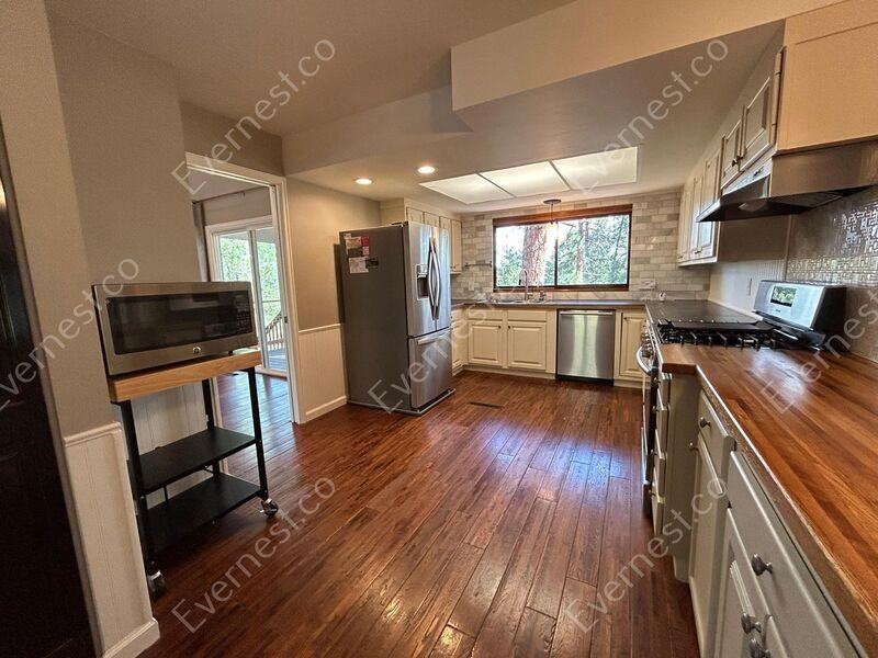 4891 Chippewa Dr - Photo 3 of 49