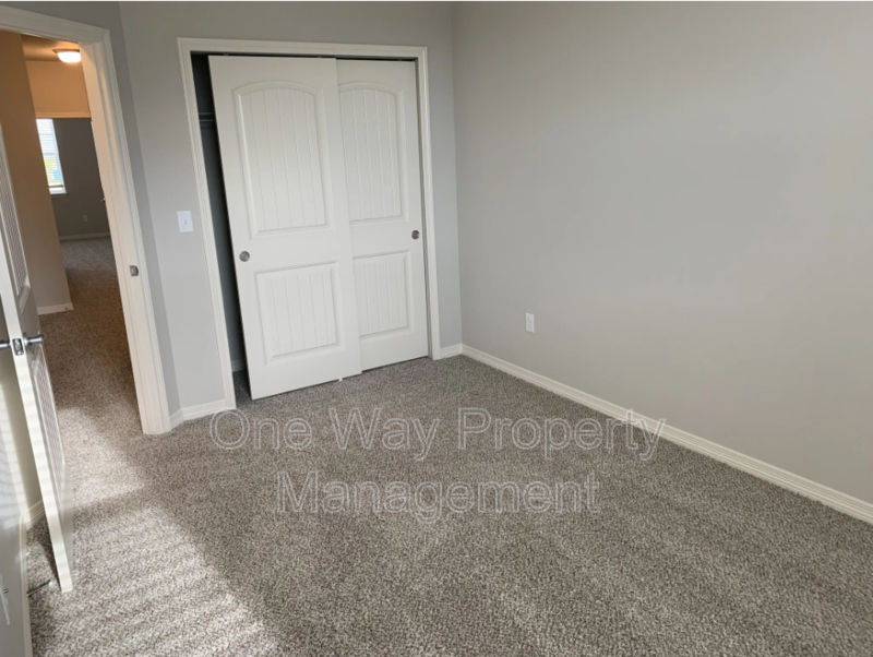 1692 Grand Ave #6 - Photo 3 of 26