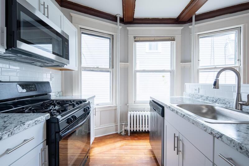 433 Hamilton St - Photo 3 of 26