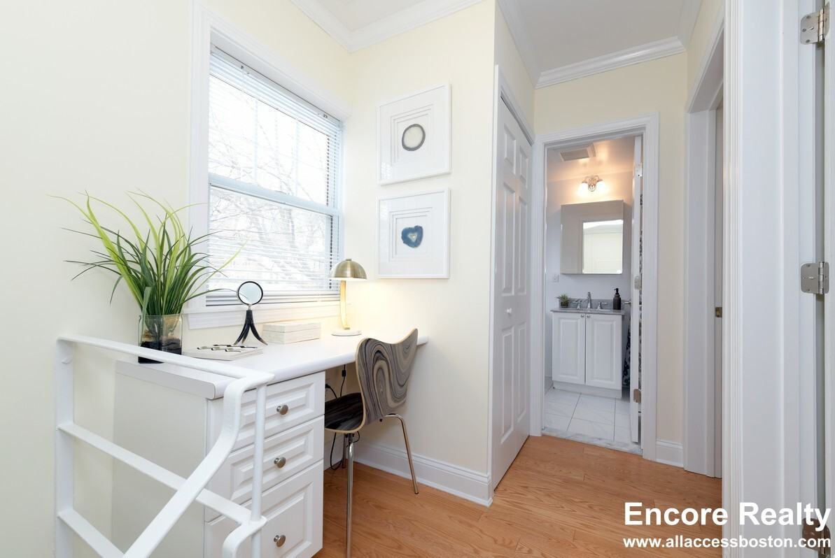 136 Thornton Rd - Photo 6 of 10