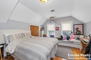 featured image of 44 Hillside St #3