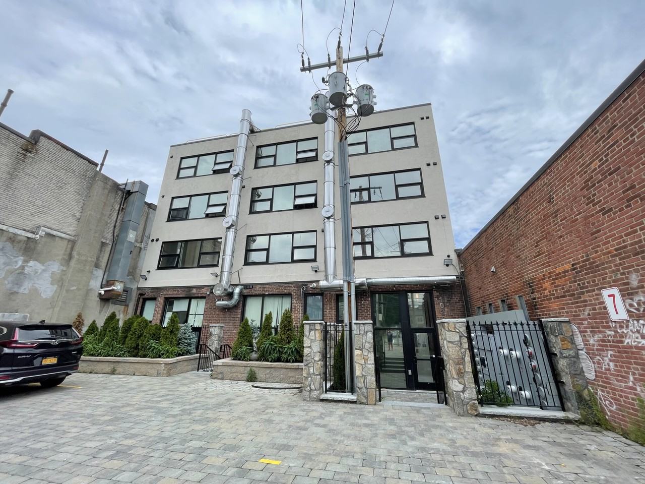 Commonwealth Ave #302 - Photo 2 of 7