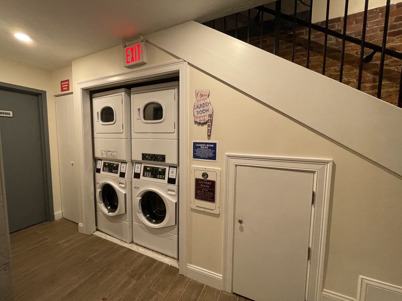 Commonwealth Ave #302 - Photo 6 of 7