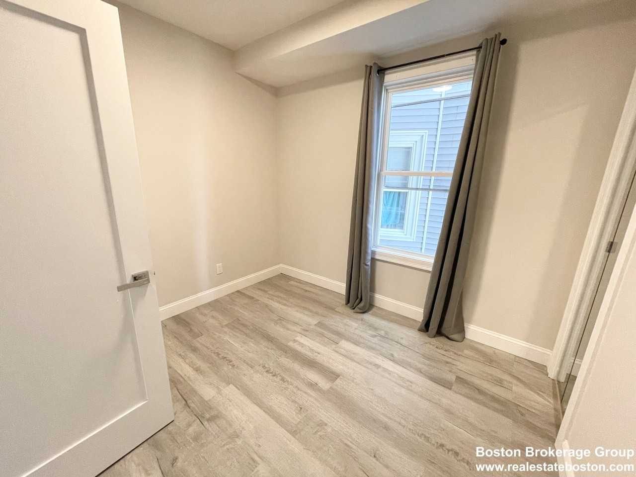 23 Newport St #1ROOM5 - Photo 5 of 11