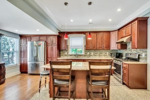 featured image of 32 Sumner St #2