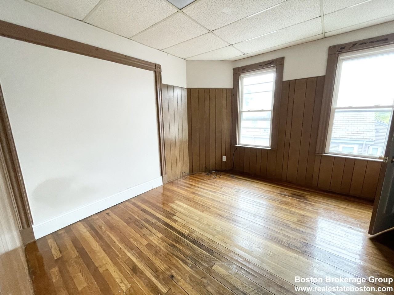 26 Harbor View St #3 - Photo 6 of 10