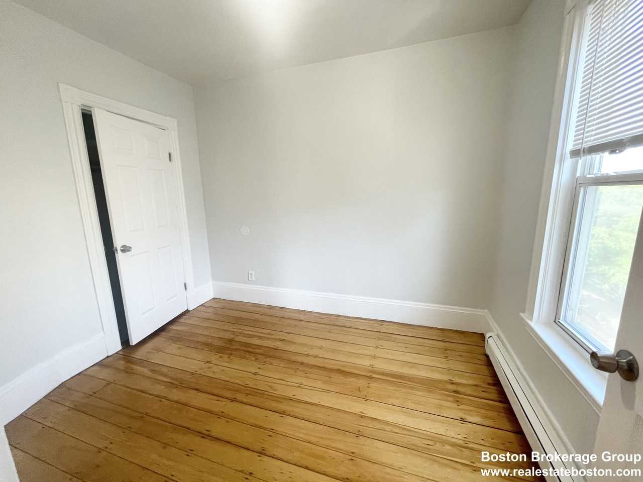 22 Howell St #3 - Photo 5 of 9
