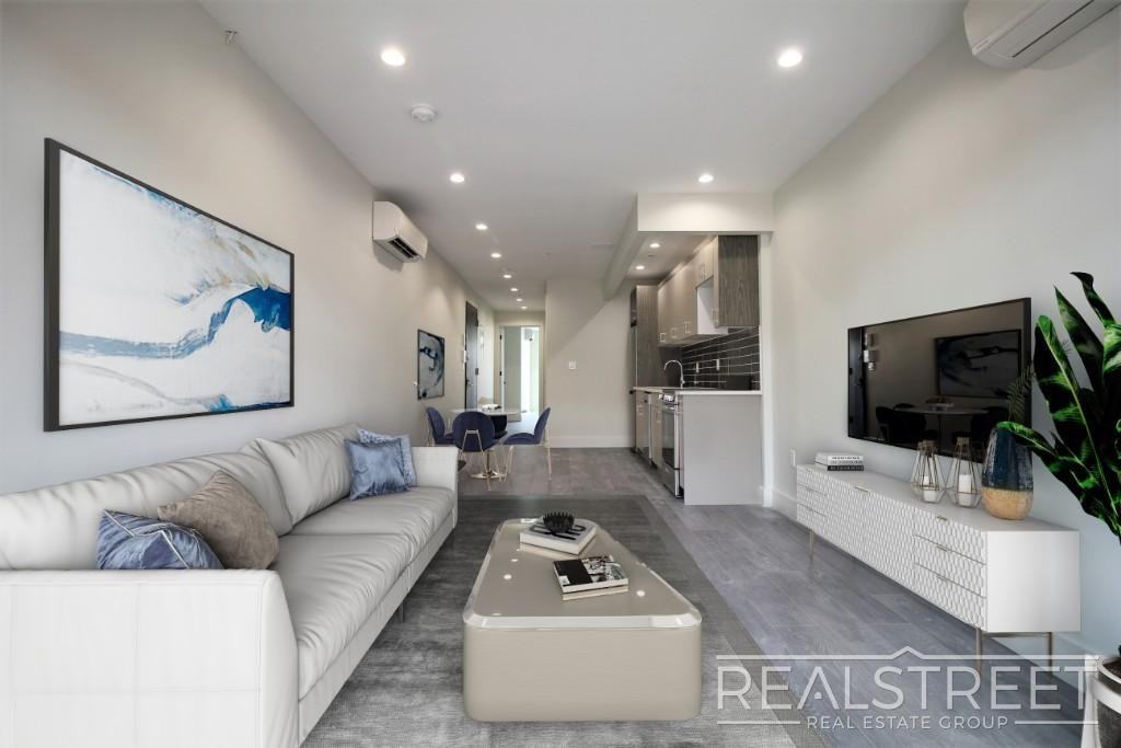 730 E 32nd St #5B - Photo 2 of 8