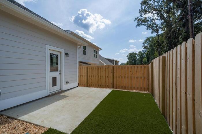 165 Patton Ave - Photo 3 of 7